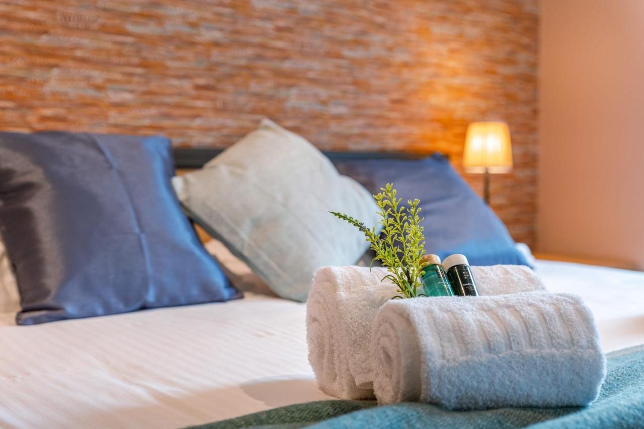 Cosy With 2 Terraces Right At The Beach
