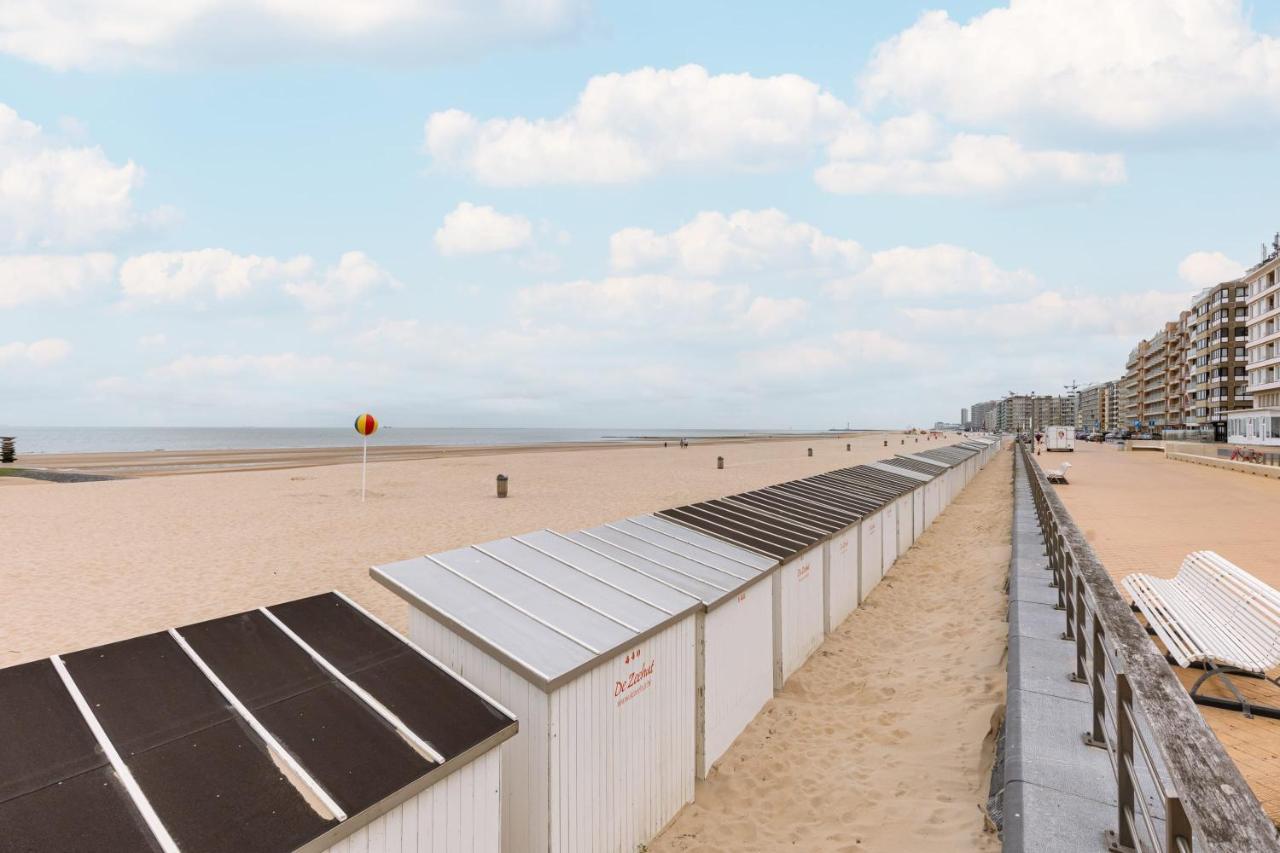 Cosy With 2 Terraces Right At The Beach Ostend