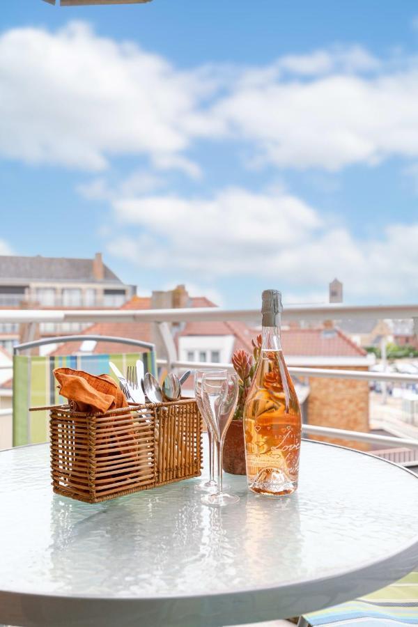 Apartment Cosy With 2 Terraces Right At The Beach Ostend